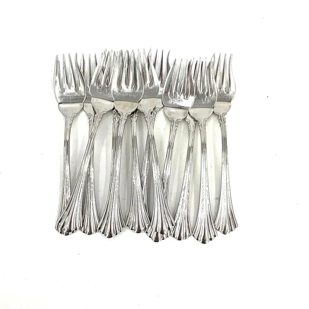Reed & Barton Japan 18/8 stainless Steel 1800 flatware set